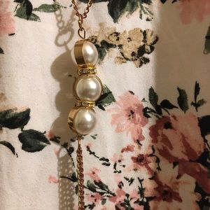 BEAUTIFUL FLORAL PEARL NECKLACE ATTACHED GATHERED SIDES MATERNITY TOP